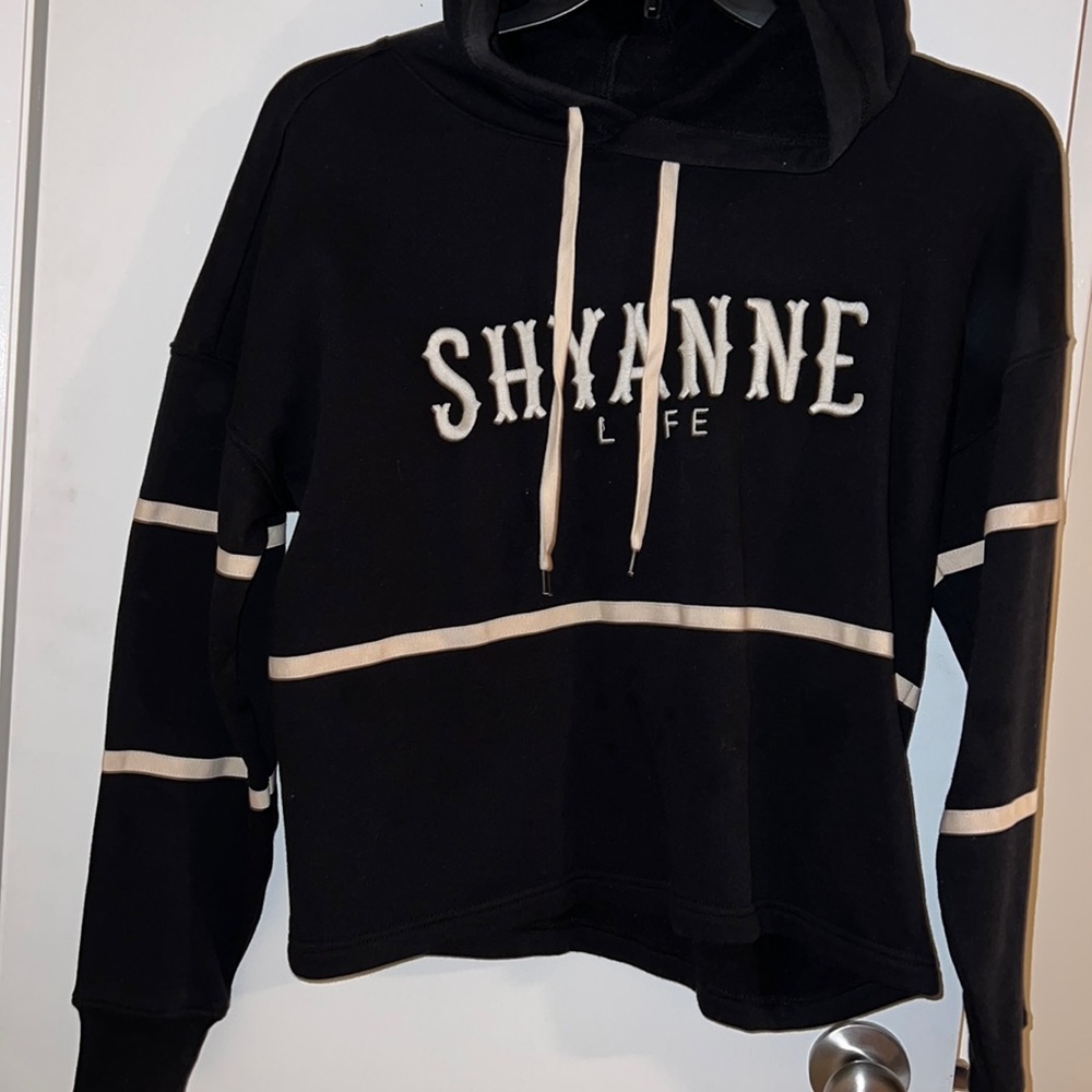 Cute crop pullover